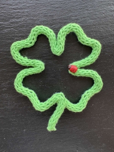 С УКРАСА - ДЕТЕЛИНА С УКРАСА - ДЕТЕЛИНА